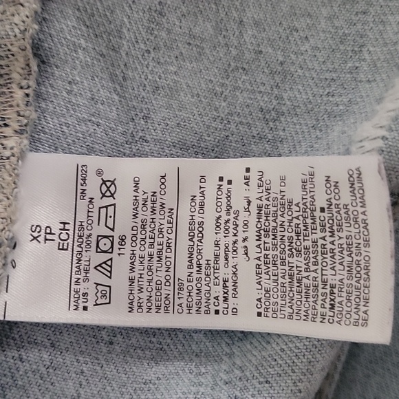 Old Navy Women's Distressed 100% Cotton Denim Jean Jacket. Size XS, EUC - Picture 5 of 7